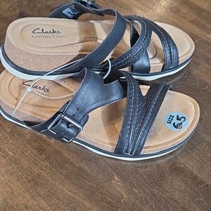 Clarks Size 6.5 NEW Women's Black Leather Sandals